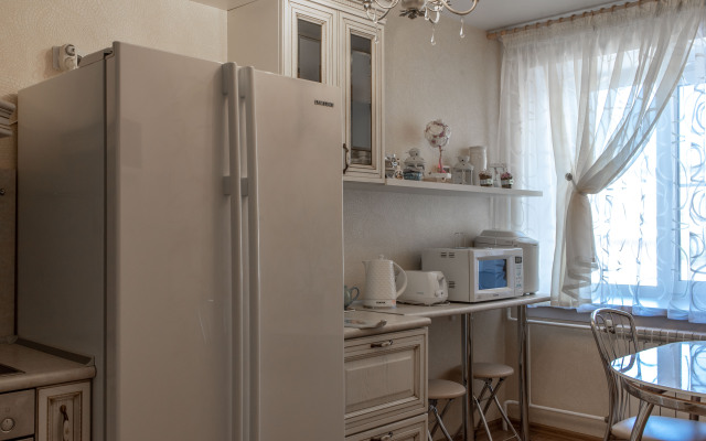 2-Kh Komnatnaya  V Tikhom Tsentre  Flat