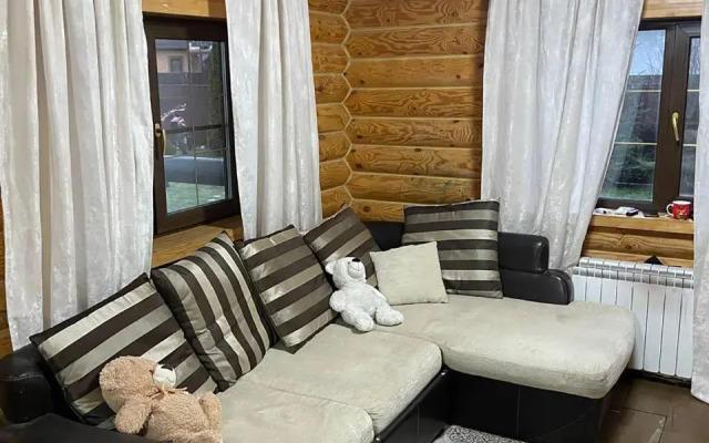 Derevyanny Dom S Russkoy Baney Private House