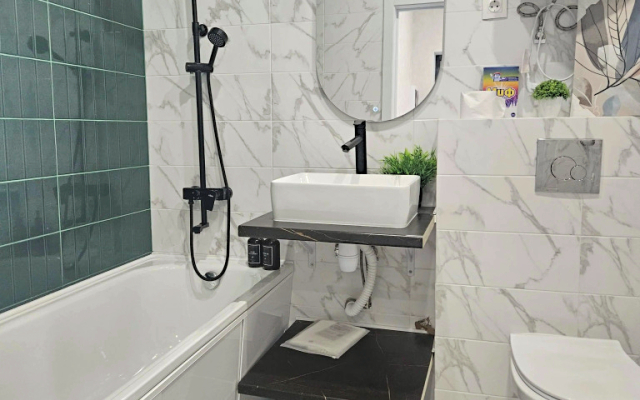 V 5 Minutakh Ot Kremlya Flat