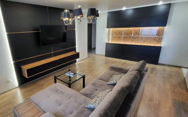Bolshaya I Chistaya V Tsentre Goroda Flat