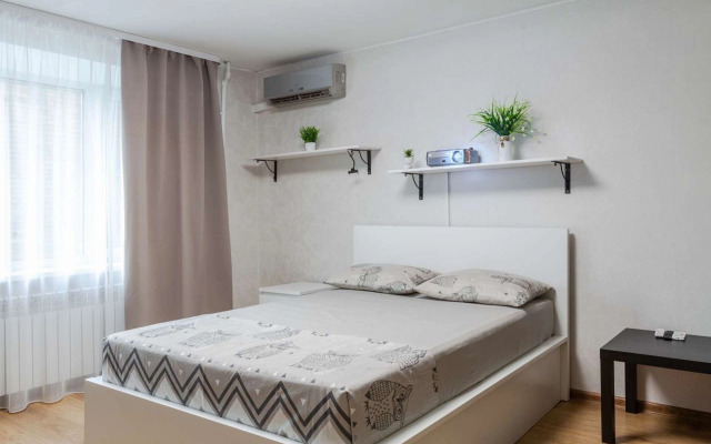 Na Ulitse Molodogvardeyskaya 225 Flat