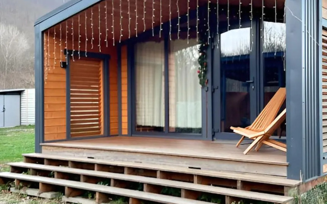 Частный дом Загородный комплекс на берегу реки с баней