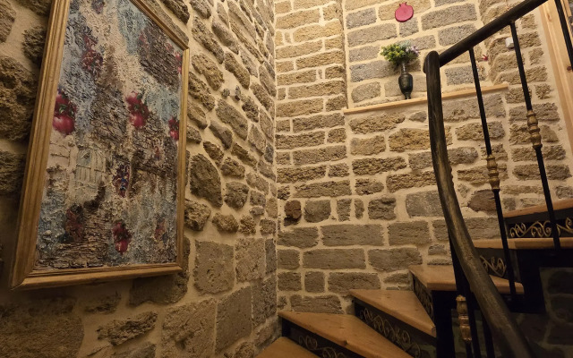 Old Rooms Hotel