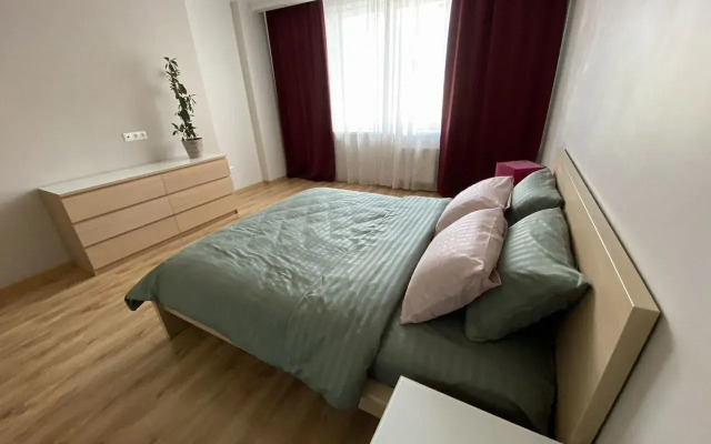 Квартира Трехкомнатная на Бориса Домашникова 22