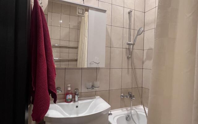 Tikhaya Studiya Na Rikhtera Flat