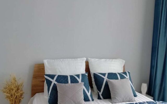 2 Na Bekhtereva 2B Flat