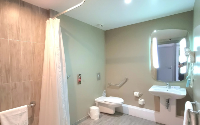 Ibis Irkutsk Tsentr Hotel