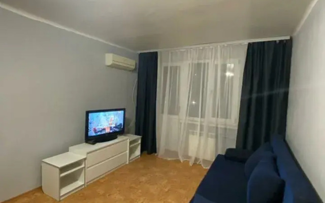 Na Generala Zakharova, 1 Flat