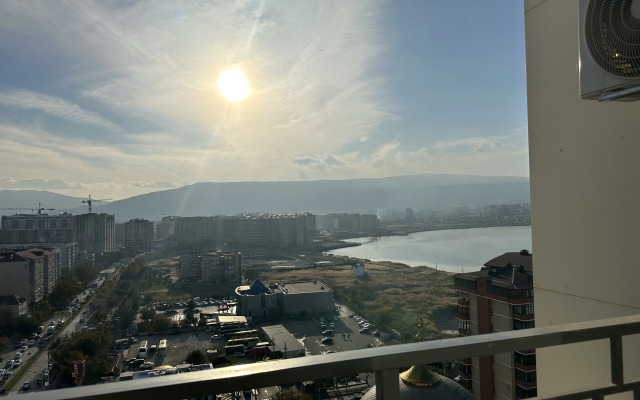Квартира "Эленика" в Махачкале с видом на озеро и мечеть