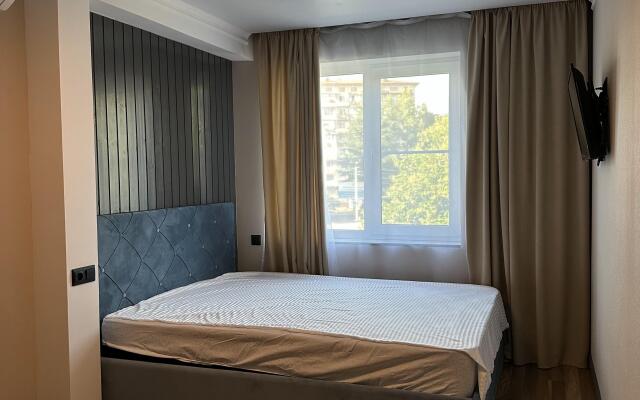 Lyuks Apartments