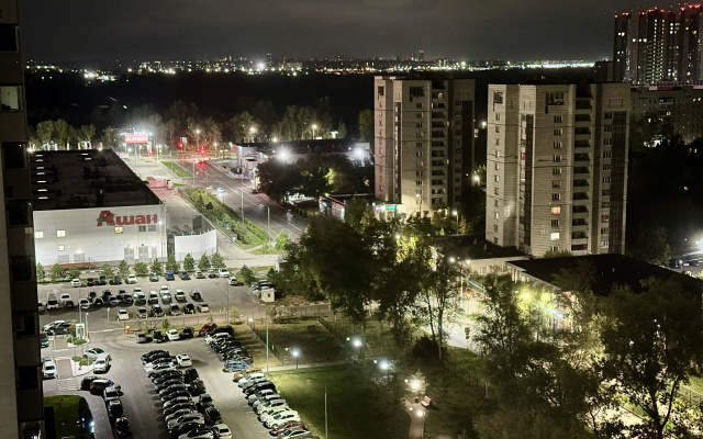 Kvartira Enigma Apartments v ZK Akvamarin radom s nabereznoj i TRC Akvamoll