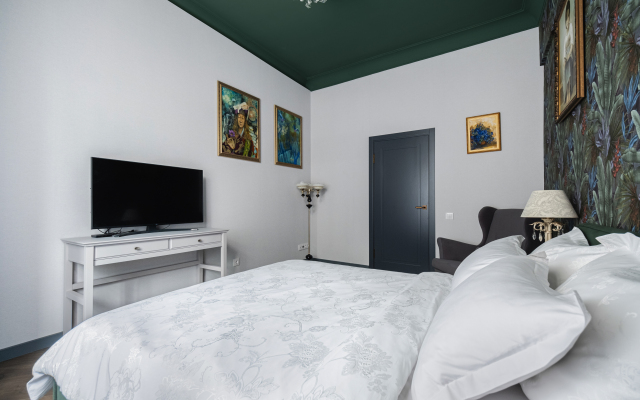 V Istoricheskom Tsentre u Tsirka Flat