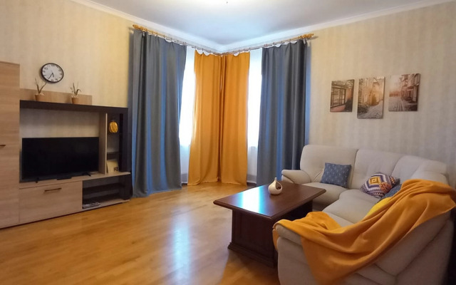 10 Apart Trofi V Istoricheskom Tsentre Amalienau Apartments