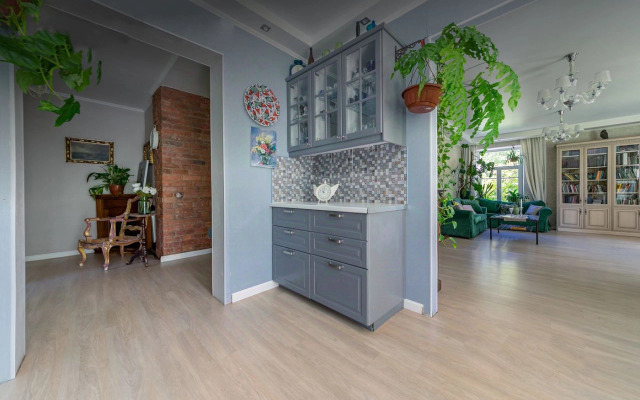 Частный дом 8-к 250 м²