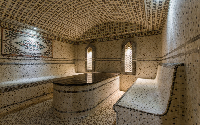 Huayue Mansion Hotel