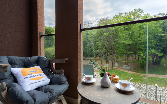 S Balkonom I Vidom Na Lesopark Alleya 326 Flat