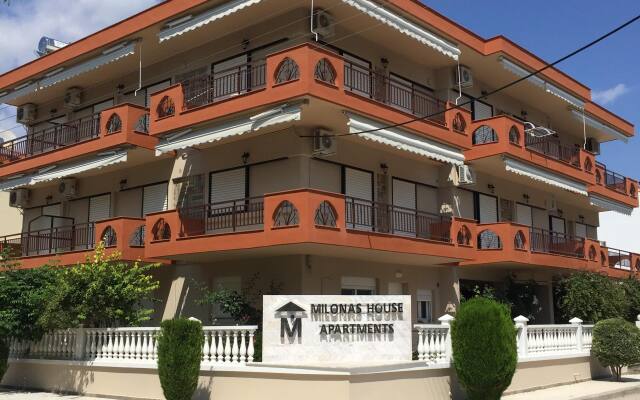 Milonas House Apartments