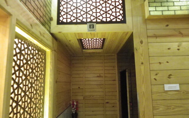 The Lodge B & B