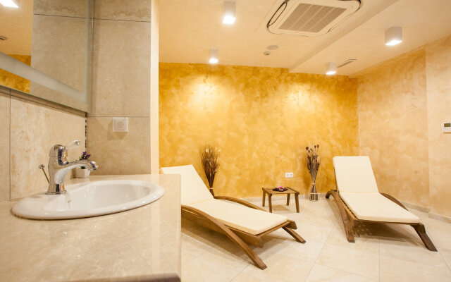 Coop Hotel