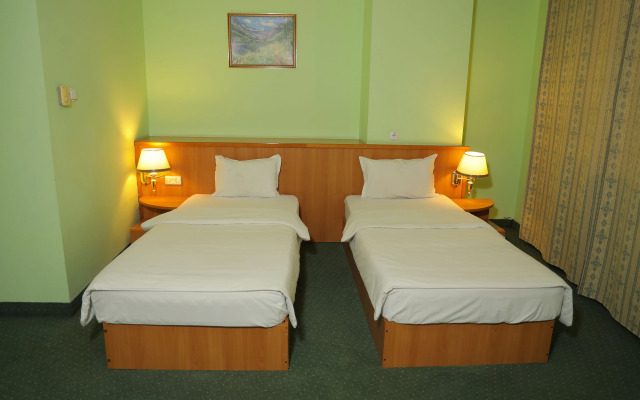 Expo Hotel