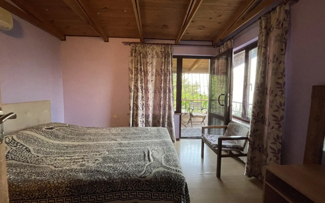 Dvukhetazhny Na Ulitse Drazhinskogo 33 Private house