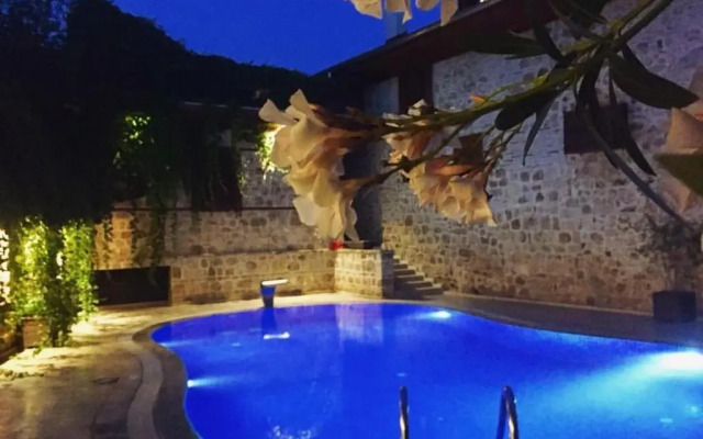 Отель White Garden