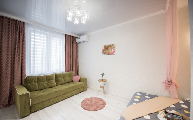 Апартаменты Smile Apartments с Балконом в Новом Доме