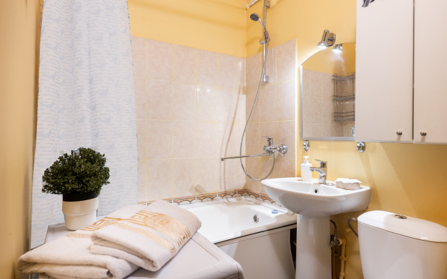 Natali 2-room U Metro Chertanovskaya Apartments