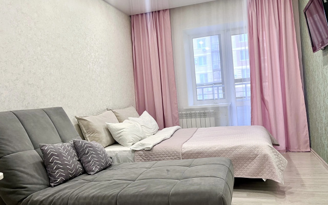 Na Uspenskogo 31b, 3 Spalnykh Mesta Flat