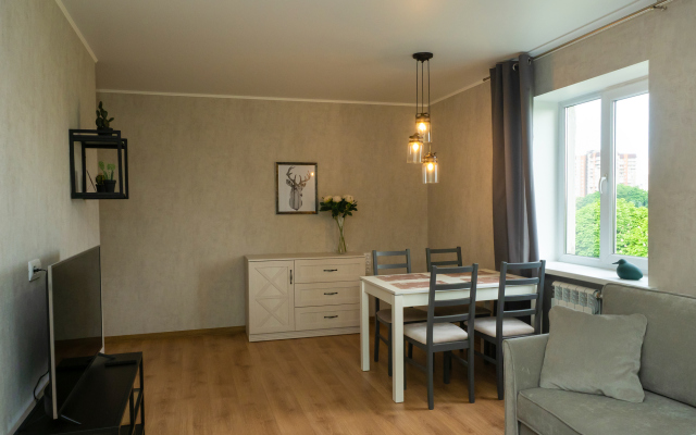 V Tsentre S Vidom Na Ozero Flat
