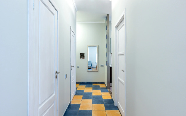 Апартаменты на Моисеенко 4