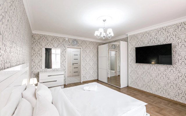 Апартаменты Лира от Ирины Савельевой + С красивым видом на Боргустанский хребет + У входа в верхний Курортный парк + Релакс 150%!