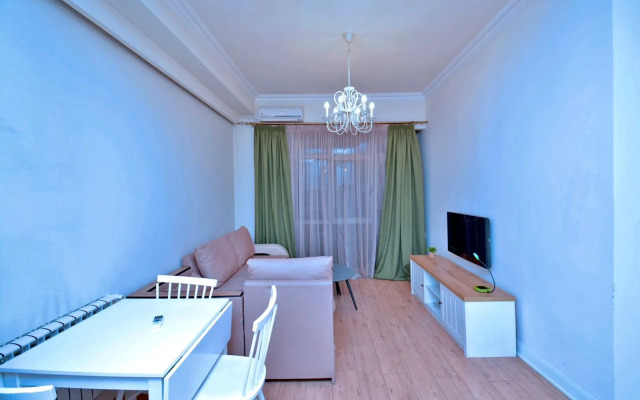 Perte House On Verin Antarain 131 Street Apartments