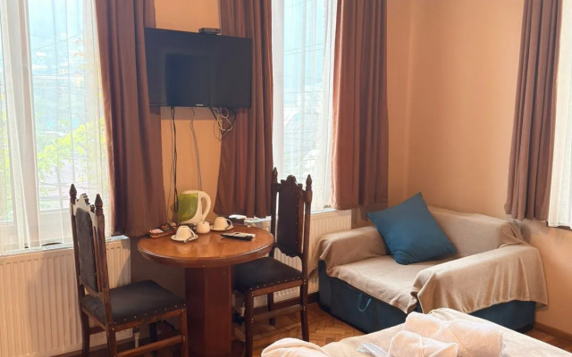 Shota's Guest House