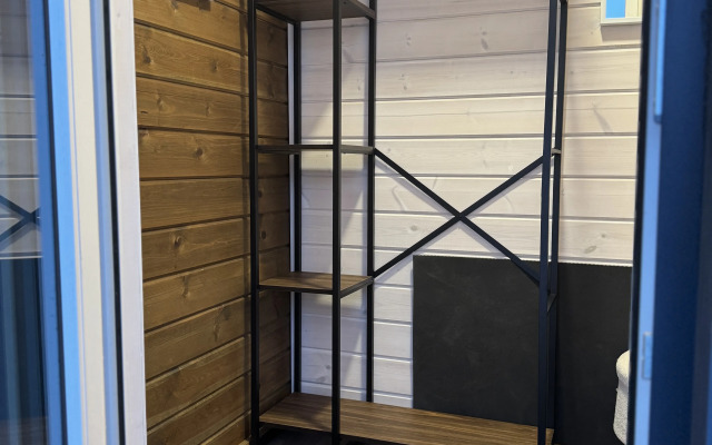 Частный дом на поляне