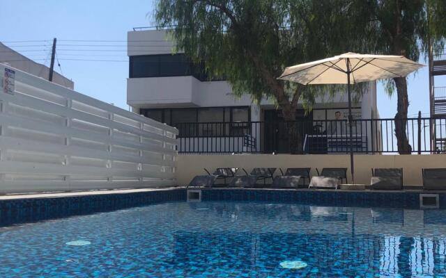 Athinas Court Apart-hotel