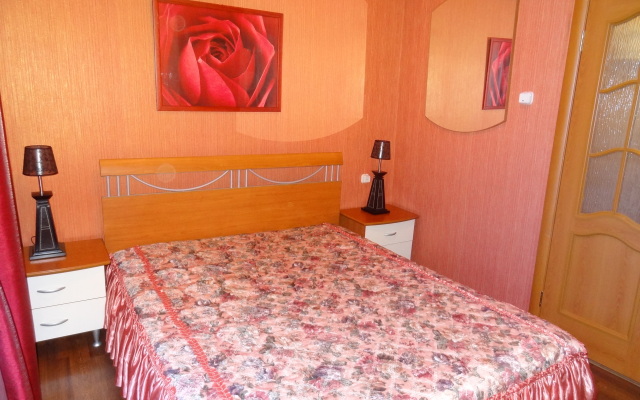 Квартира Двухкомнатная на Спутнике