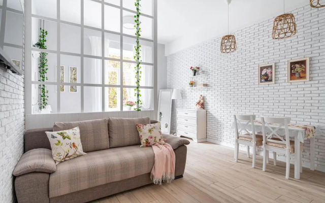 U Vokzala Brest Flat