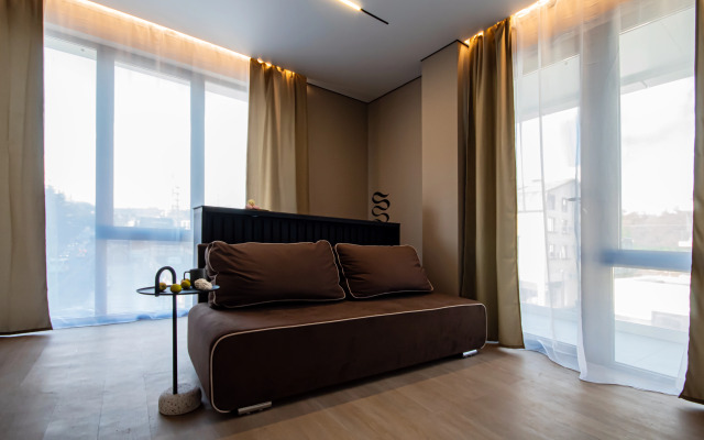 Semeynye S Letnim Basseynom V Zhk Daymond Apartments