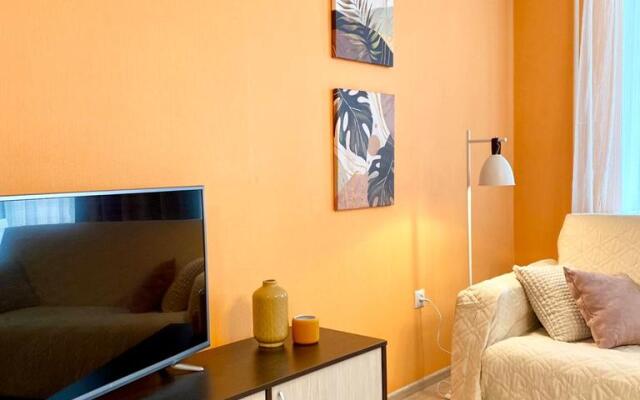 Sapfir s Zakrytym Dvorom, Ryadom s TTS Ostrov, Mat i Dity Apartments