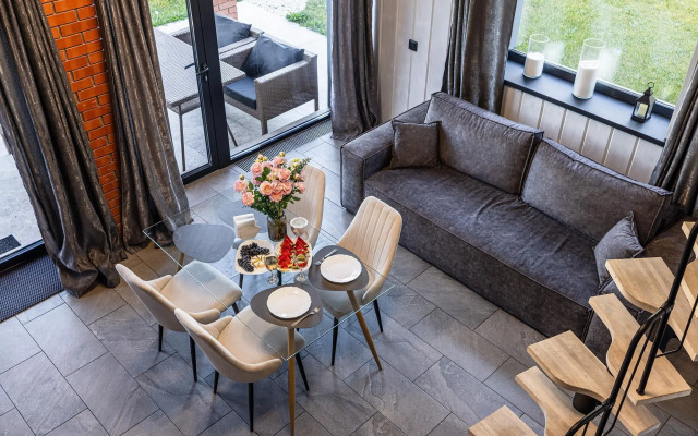 Частный  Дом с баней в поселке бизнес-класса