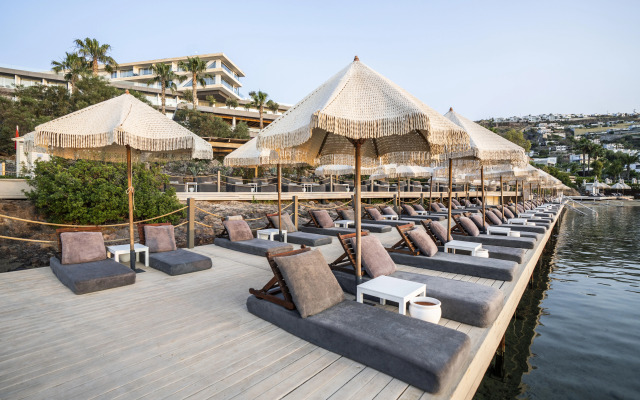 Отель Cape Bodrum Luxury Hotel & Beach