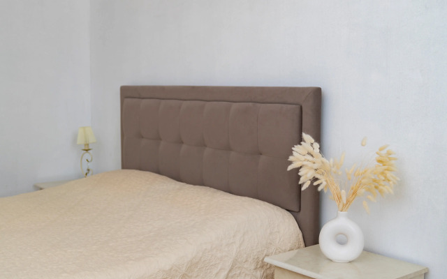 Svetlaya Ryadom S Morem Flat