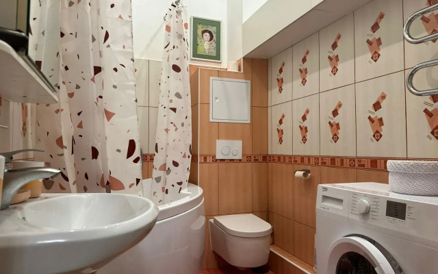 Uyutnaya V Nakhabino S Vysokimi Potolkami I Balkonom Apartments