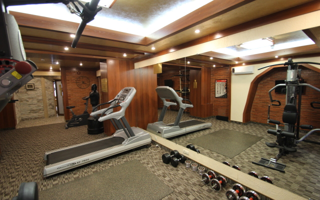 Uyut Hotel
