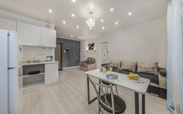 Na Bratyev Kashirinykh 131 Flat