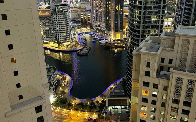 Mini hotel Berloga Holiday Homes JBR