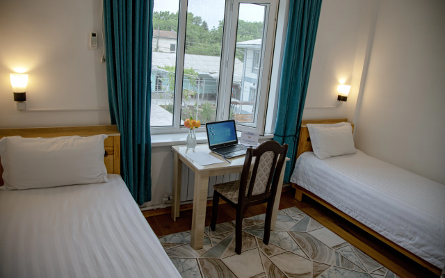 Отель Good Night KG