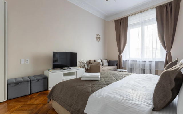 Apartments Uluchshennye S Dvumya Spalnyami I Balkonom