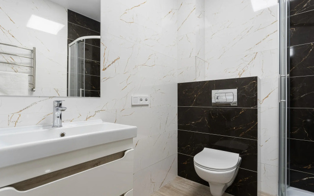 Apartwhite Flat